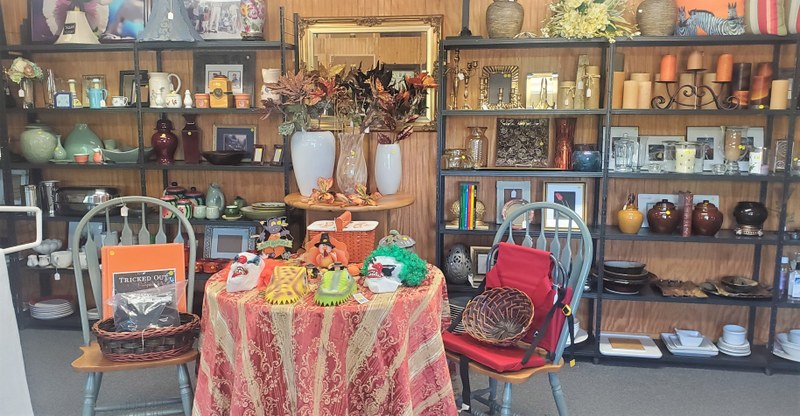 thrift main 10.11.22.jpg